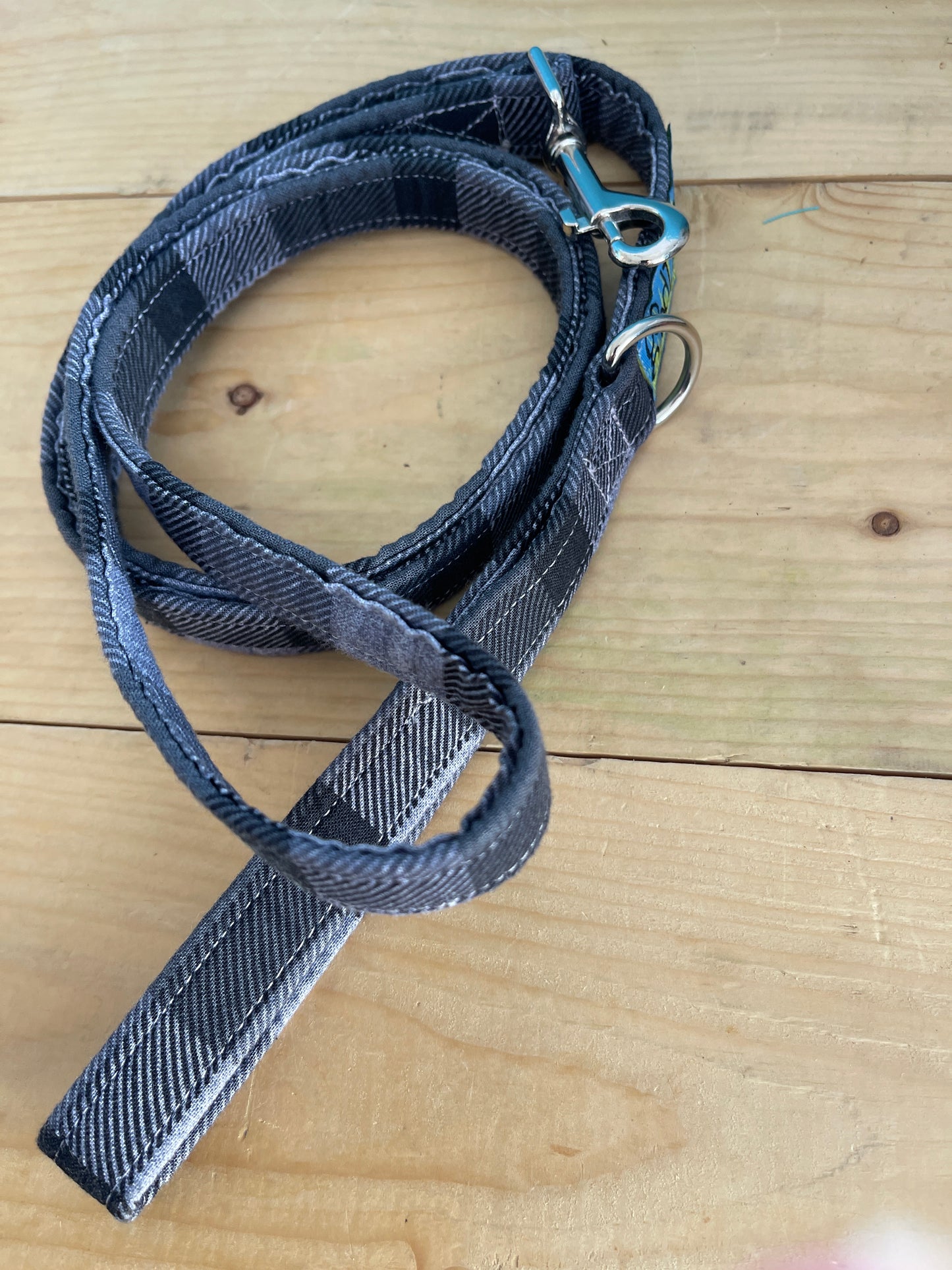 Grey Checked Leash