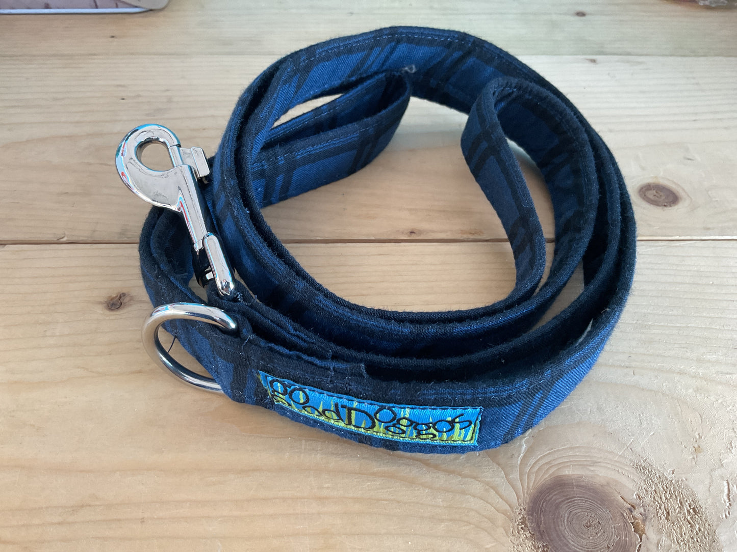 Dark blue checks leash