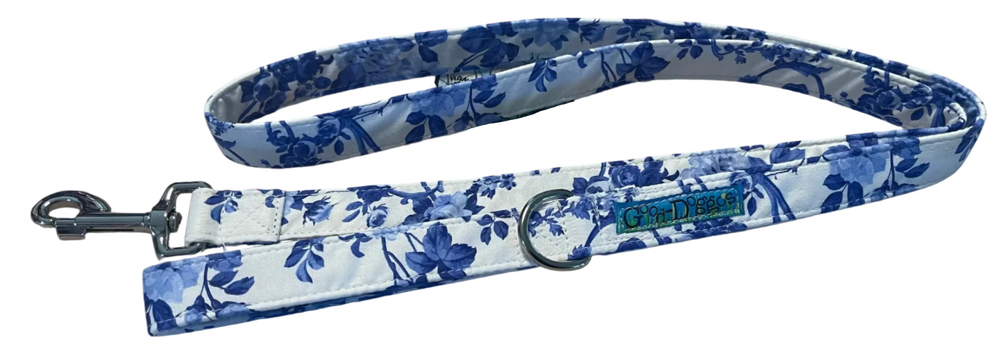 Blue & White Tea Roses Leash