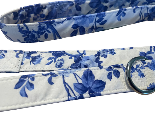 Blue & White Tea Roses Leash