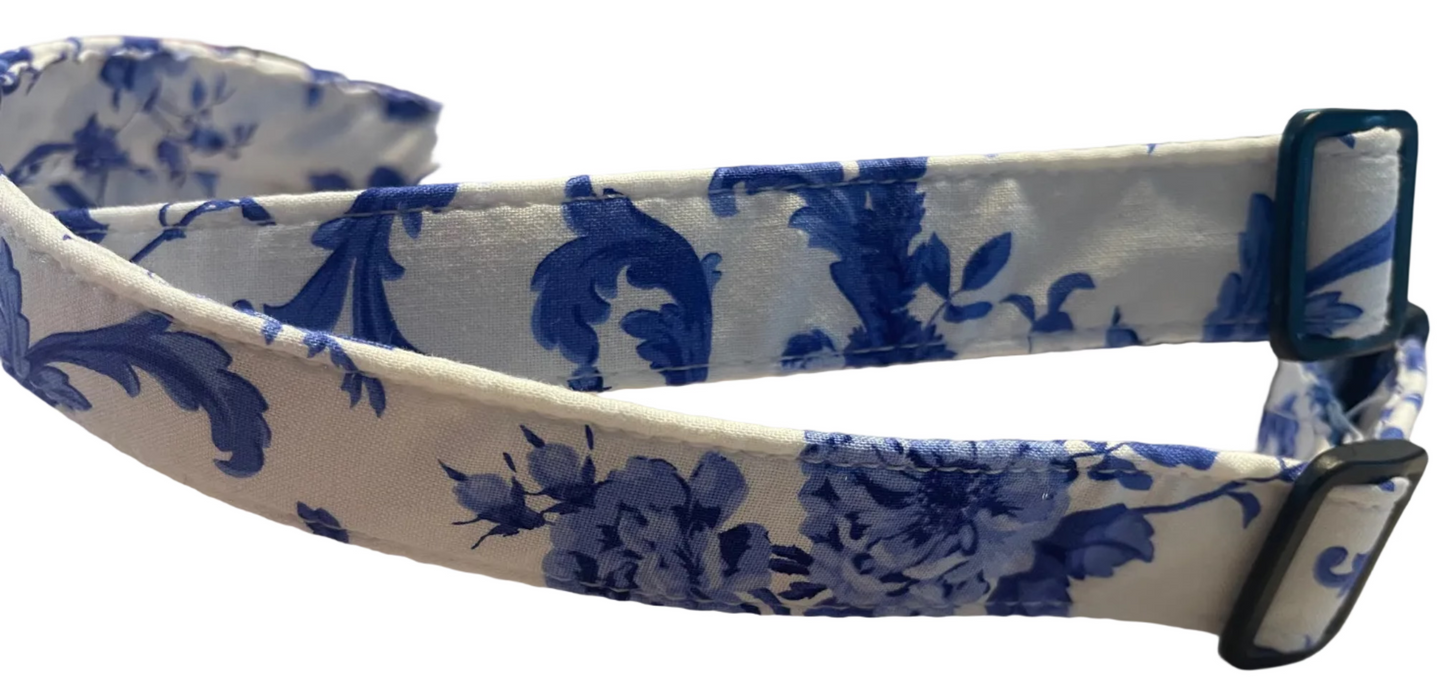 Blue & White Tea Roses Collar